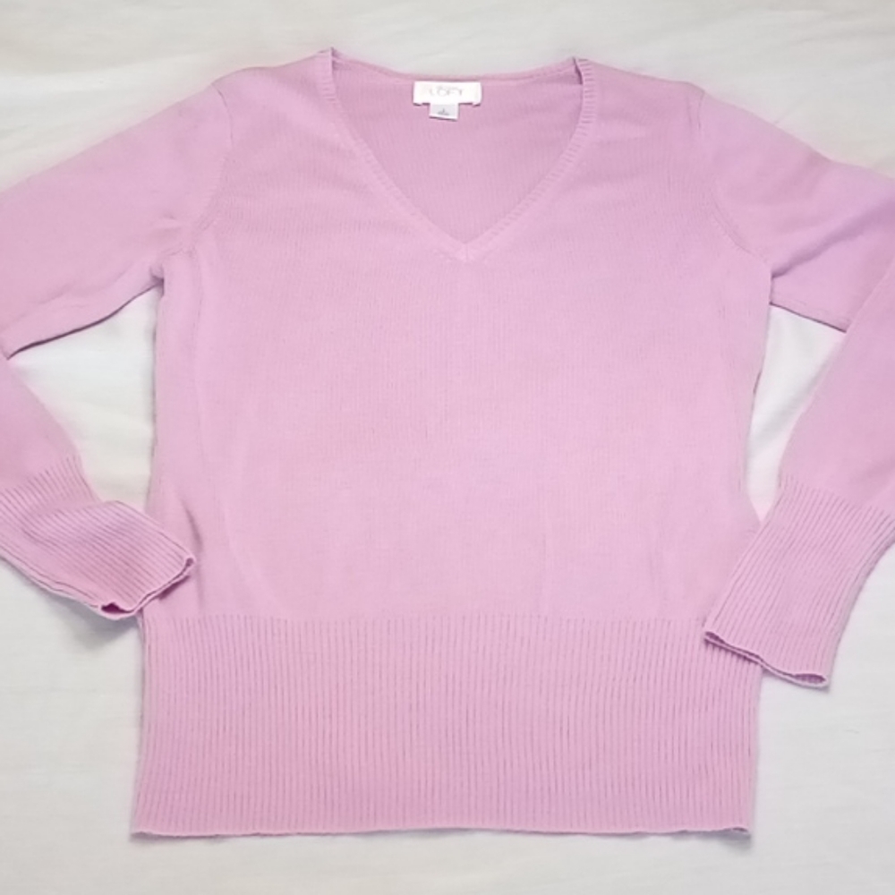 ♥️Ann Taylor Loft size small v-neck sweater